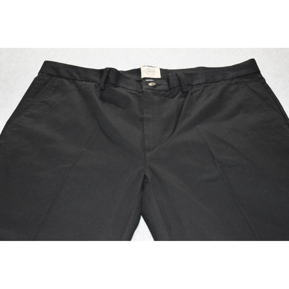St John's Bay Pants Mens 42x32 Black Easy Care Classic Fit Flat Front Chino NEW - Picture 3 of 7